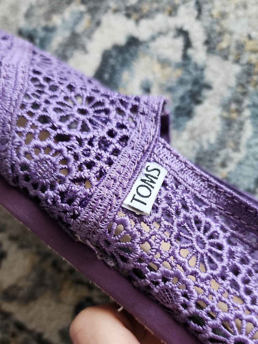 TOMS SHOES - Picture 4 of 9